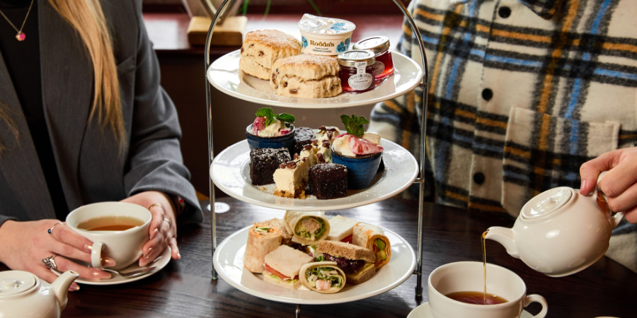 afternoon tea at Slug & Lettuce(p)