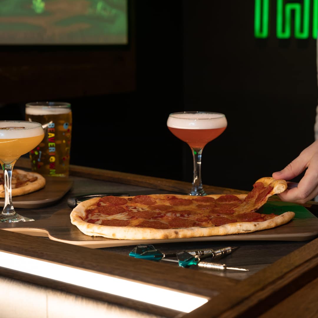 Bottomless brunch (pizza, craft beer, cocktails) at Huddl