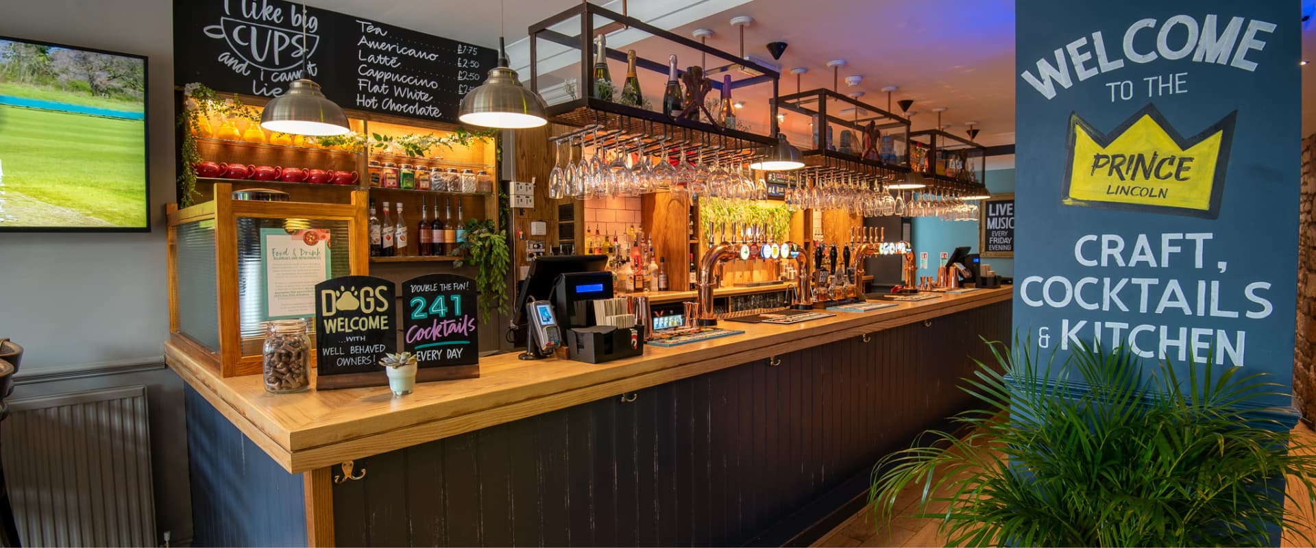 Interior of Prince Of Wales Lincoln (p)