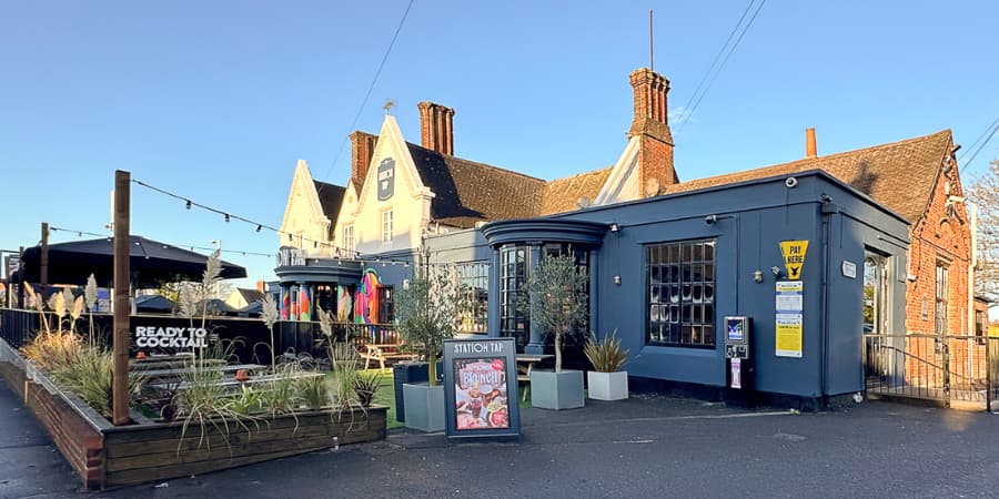 Exterior of The Station Tap Wokingham (p)