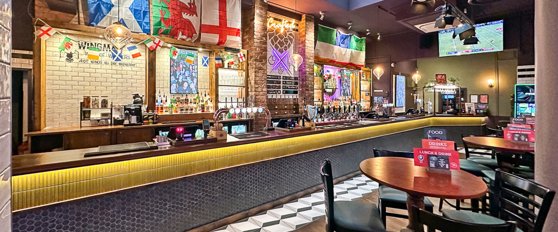 Interior of Hogshead Wolverhampton (p)