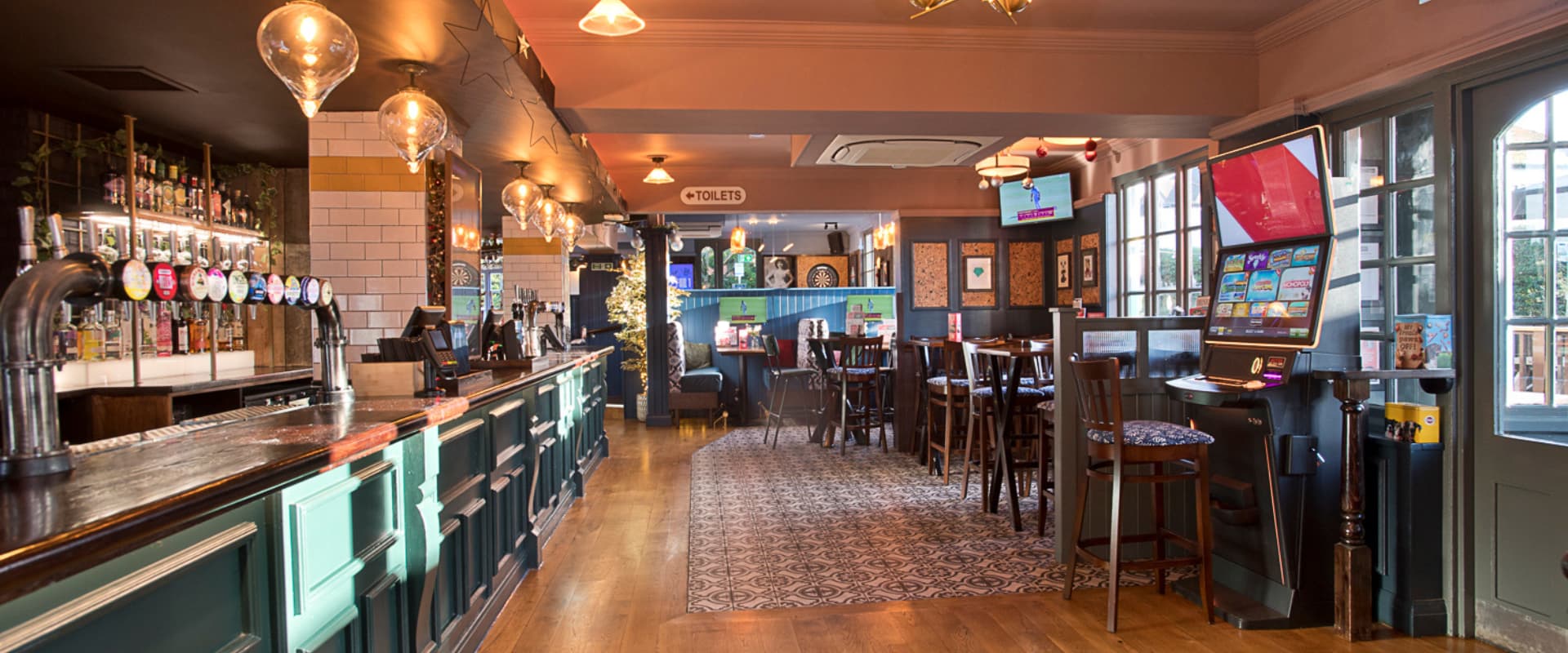 Interior of The Station Tap Wokingham (p)
