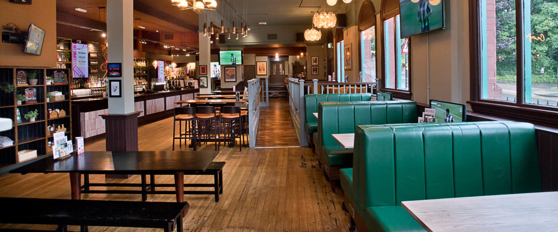 Interior of Gosta Green Birmingham (p)