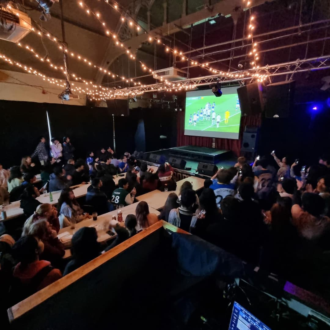 Private Hire in Leeds - Lending Room