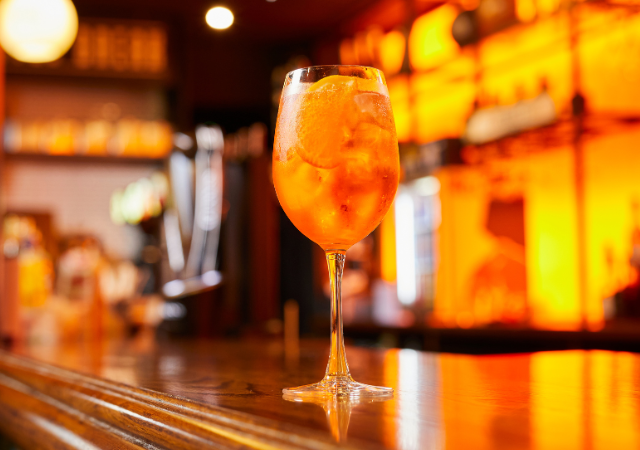 APEROL SPRITZ COCKTAIL APEROL SPRITZ COCKTAIL