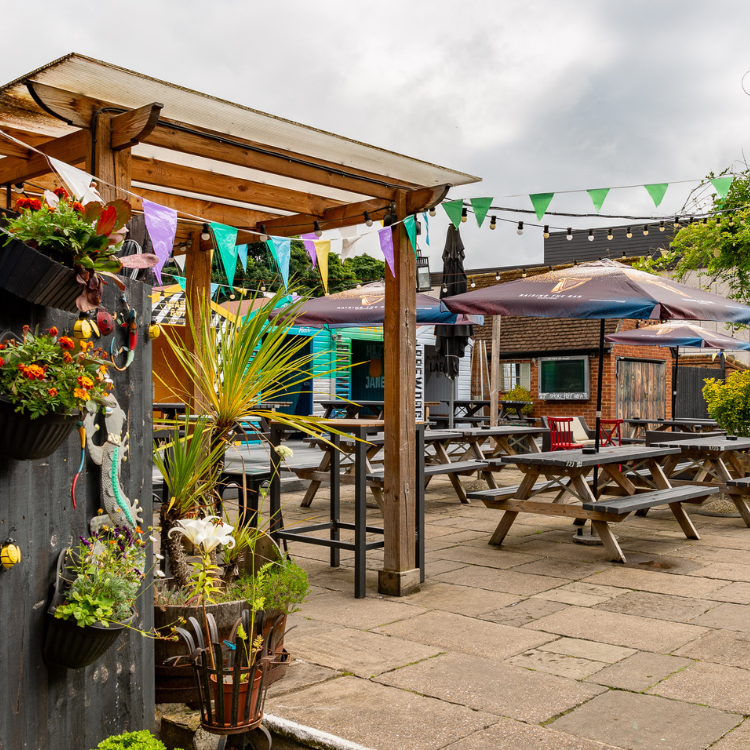 Outdoor Beer Garden in Blacksmith Arms St Albans (p) Outdoor Beer Garden in Blacksmith Arms St Albans (p)