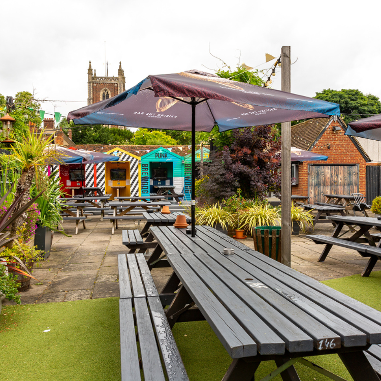 Outdoor Beer Garden in Blacksmith Arms St Albans (p) Outdoor Beer Garden in Blacksmith Arms St Albans (p)