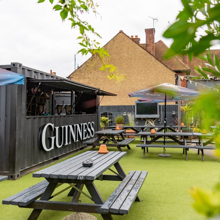 Outdoor Beer Garden in Blacksmith Arms St Albans (p) Outdoor Beer Garden in Blacksmith Arms St Albans (p)
